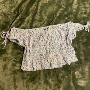 GUESS off the shoulder crop